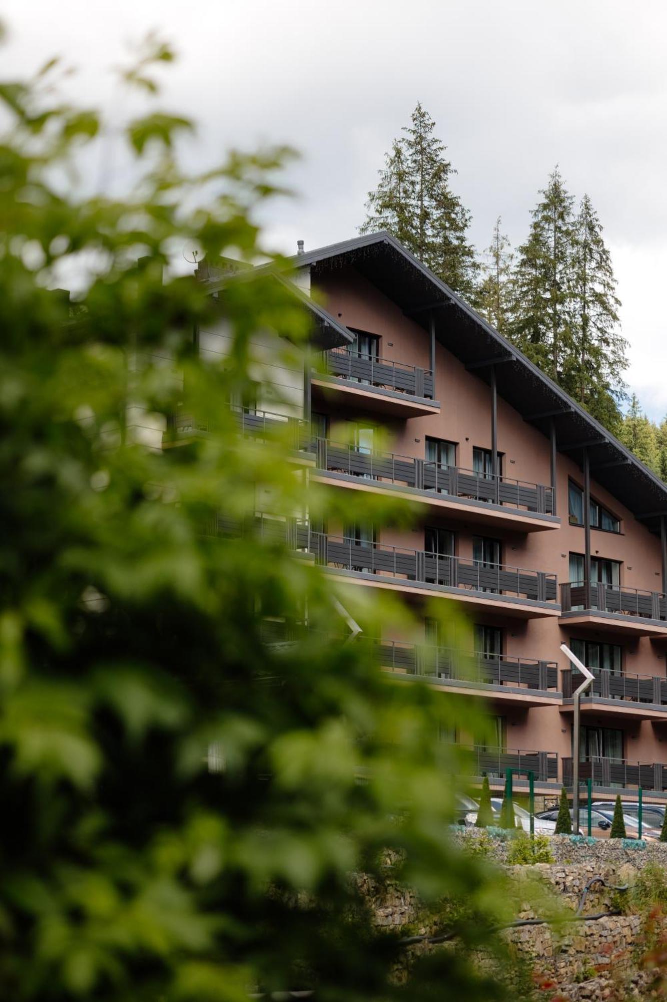Westhills Cottage Town & Spa Bukovel Kültér fotó