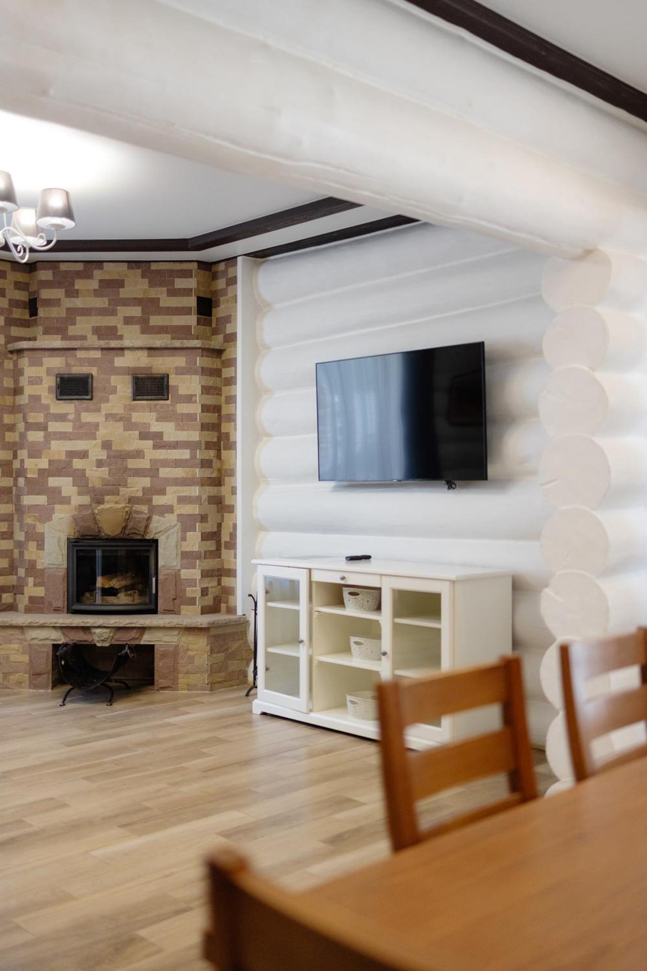 Westhills Cottage Town & Spa Bukovel Kültér fotó