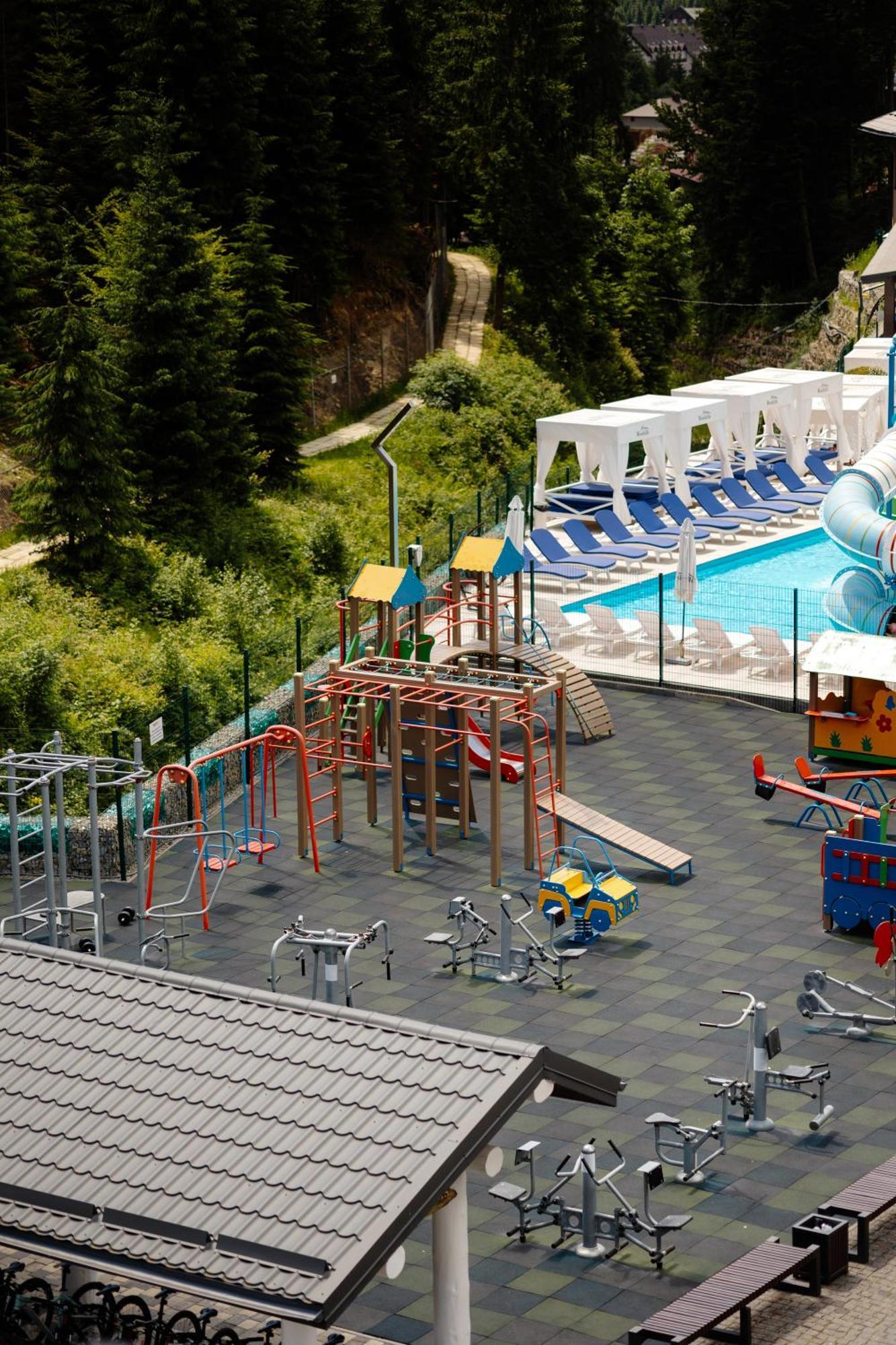 Westhills Cottage Town & Spa Bukovel Kültér fotó